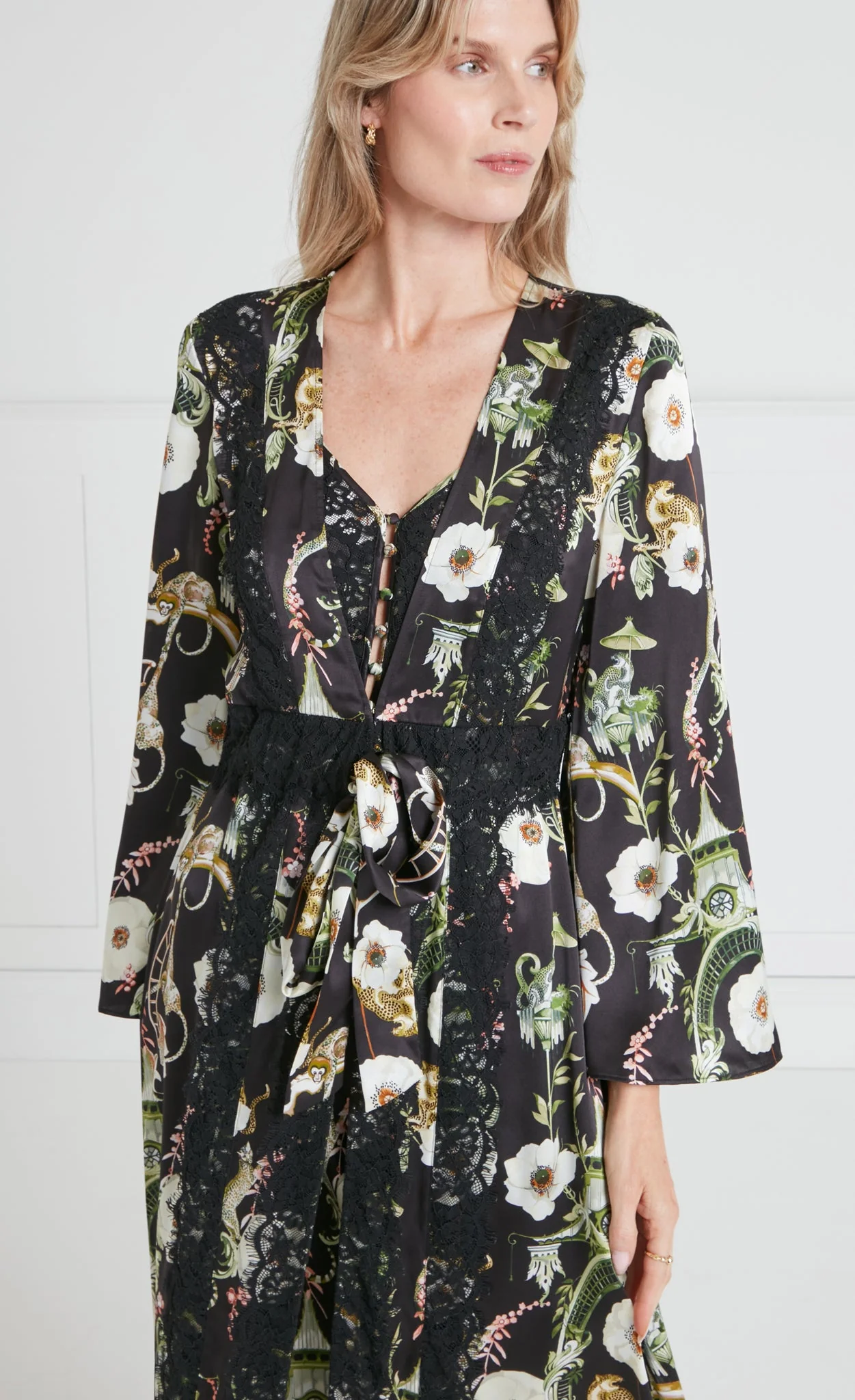 Aphrodite Robe - Black & Dark Euphoria - Image 5
