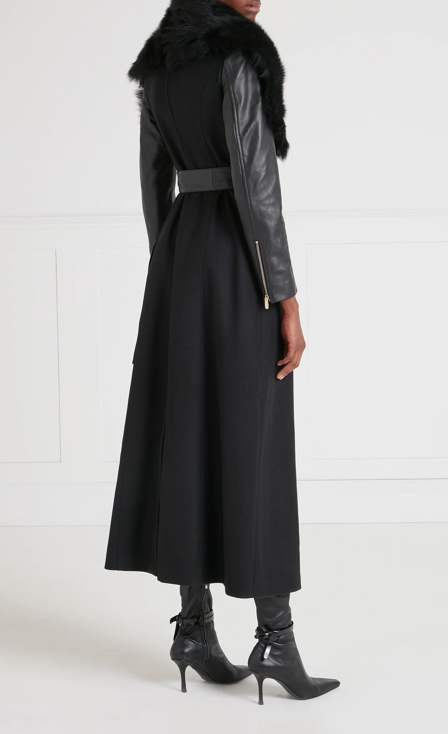 Sovereign Coat - Black - Image 4